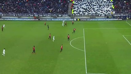 But Houssem Aouar Amiens 1-1 Lyon