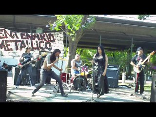 LIZZARD CANTANTE INVITADO PABLO GRASSO DE DISIDENTE INMORTAL EN VIVO CENTENARIO METALLICO.