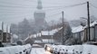 Tempesta di neve nel Regno Unito, gravi disagi nei trasporti