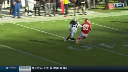Alex Smith burns Raiders' blitz, hits Kelce for 20 yards