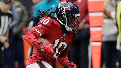 Yates throws dart to Hopkins for 25-yard gain