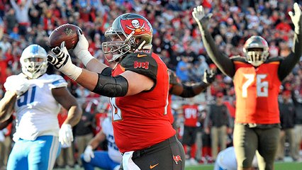 Big guy TD! Winston fools Lions D, lobs to OL Leonard Webster