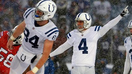 Vinatieri turns clock back to 2002, nails game-tying kick in snow