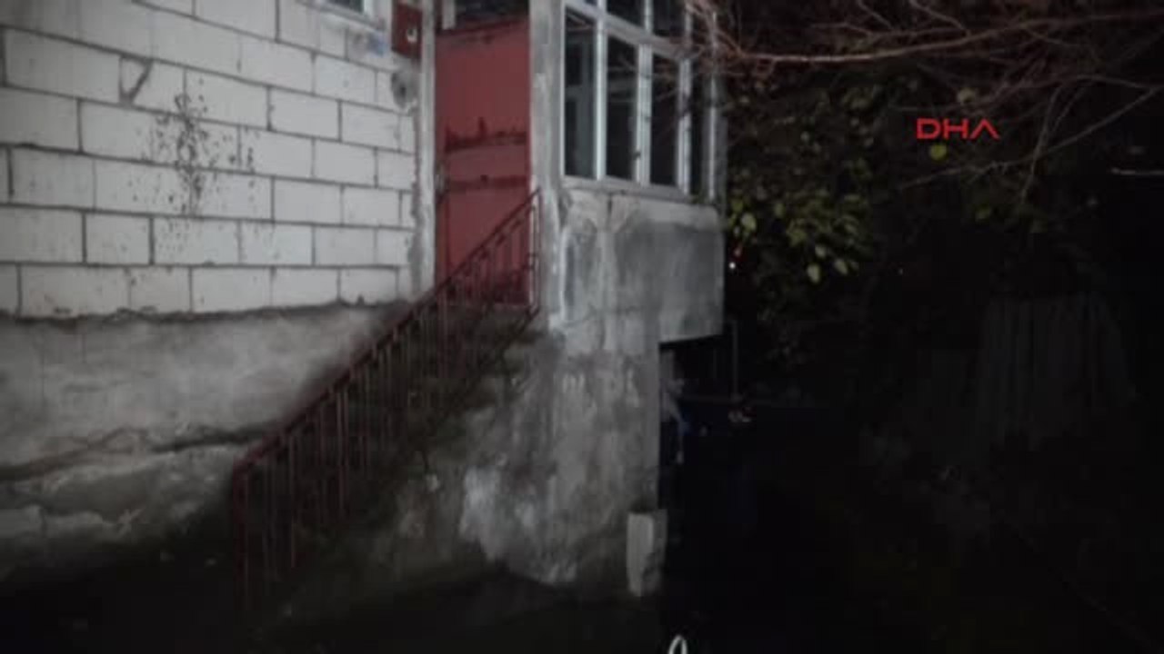 Karabük - Yalnız Yaşadığı Evinde Bıçaklanarak Öldürüldü