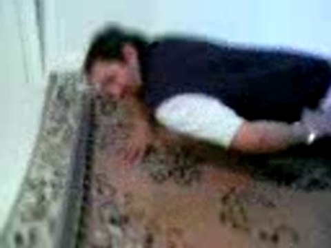 Gino fait des pompes