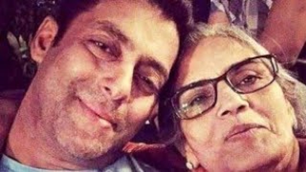 Salman Khan Celebrates Mom Salma Khan's Birthday -  Party - Helen, Malaika Arora Khan