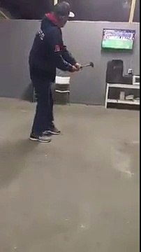 Un mexicain défonce sa télé après un pénalty raté d'Avilés Hurtado