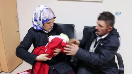 15 Yıl Sonra Çocuk Sahibi Olan Çift Bebeklerini Türk Bayrağına Sardı
