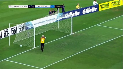 Le lob monstrueux de Ronaldinho en match de gala !