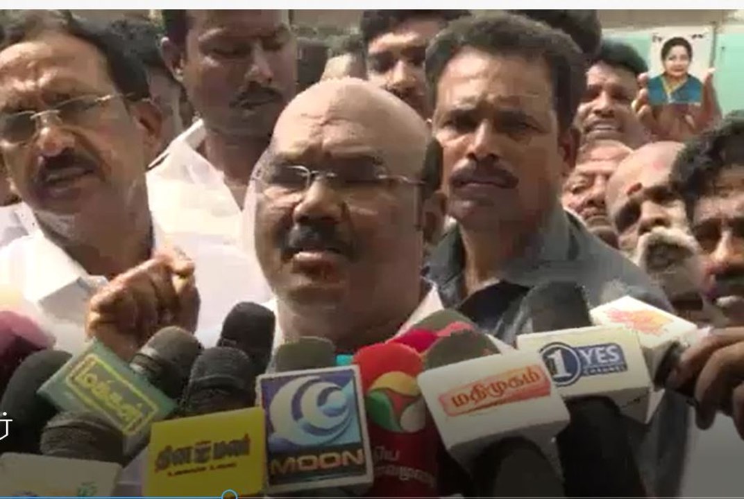 மீனவர்கள் மீட்பில் அரசு இயந்திரம்: அமைச்சர் ஜெயக்குமார் பேட்டி- வீடியோ