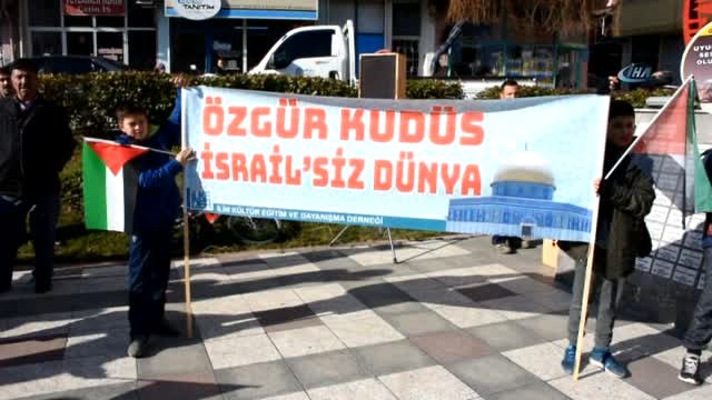 Dursunbey'de Stk'lardan ABD ve İsrail'e Kudüs Protestosu