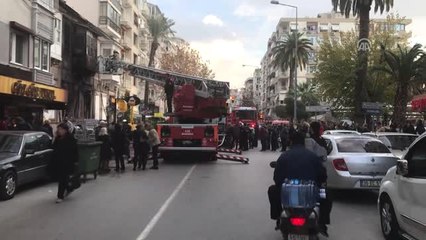 İzmir'de Kafede Yangın Çıktı