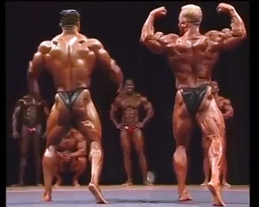 Funny battle on stage between King Kamali and Craig Titus