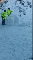 Une sculpture détruite par les policiers municipaux