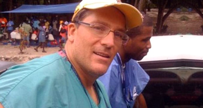 Ünlülerin Cerrahı Banyoda Kızı Tarafından Ölü Bulundu! Göğsüne Bıçak Saplanmış