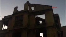 Beyoğlu'nda Metruk Binanın Bir Kısmı Çöktü