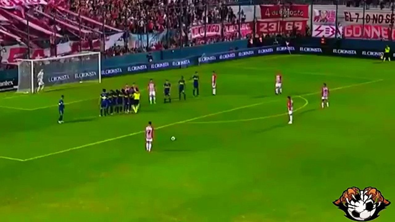 Estudiantes-Boca: isto faz-se a um guarda-redes?
