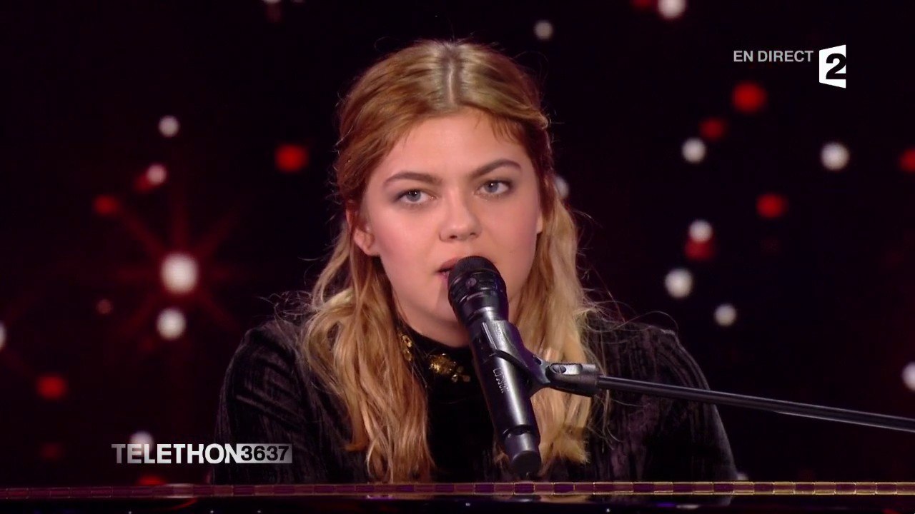 Louane interprète "Si t'étais là"