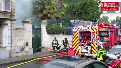 VIDEO. Châtellerault : une belle demeure ravagée par les flammes en centre-ville