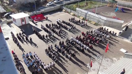 Lise öğrencileri okul bahçesinde 'Kudüs İslam'ındır' yazısı oluşturdu - NİĞDE