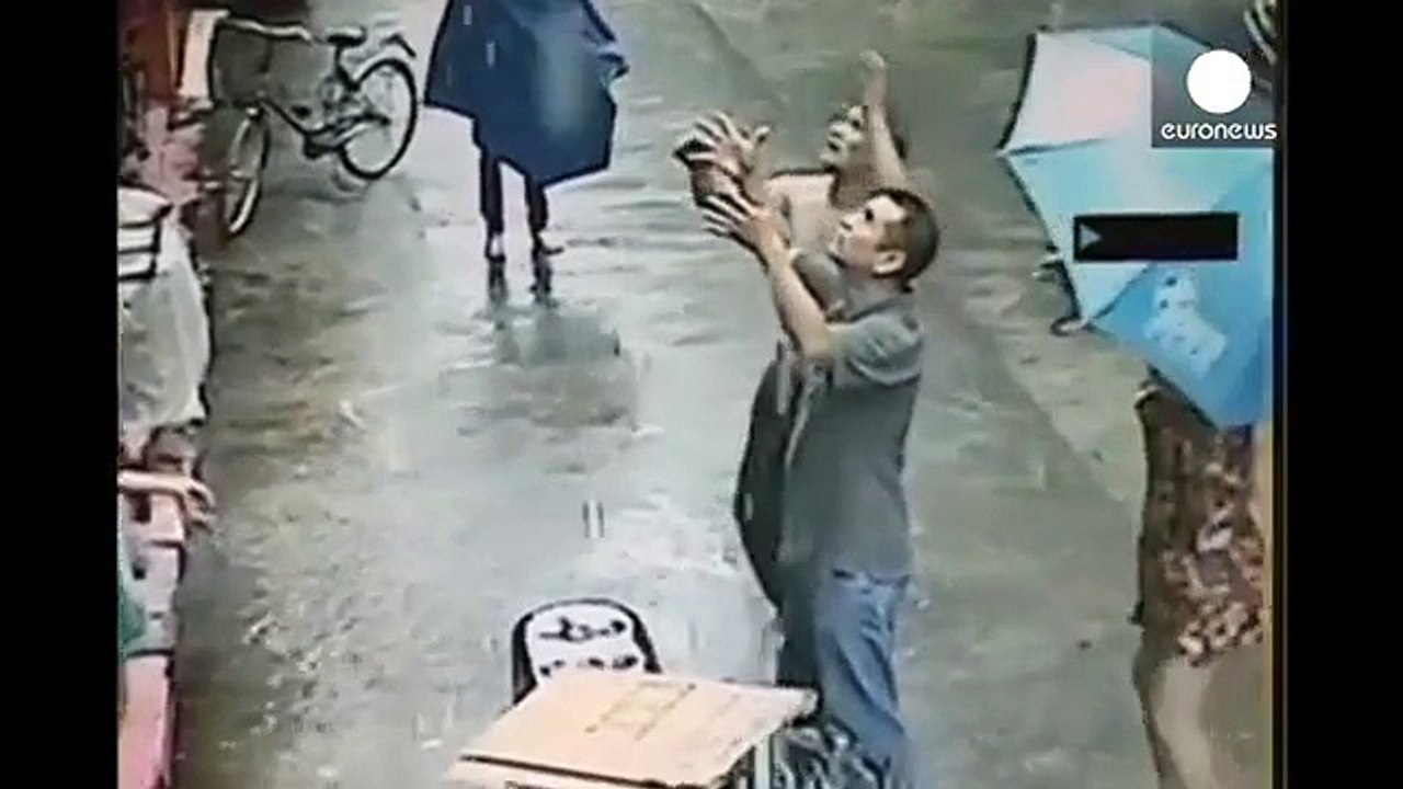 Héro du jour : cet homme sauve un bébé tombé du 2eme étage