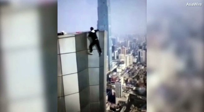 Youtuber filma a própria morte em queda de arranha-céus