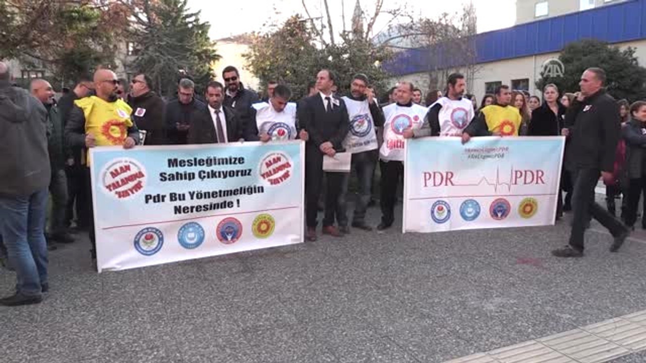 Rehberlik Hizmetleri Yönetmeliği" Protesto Edildi