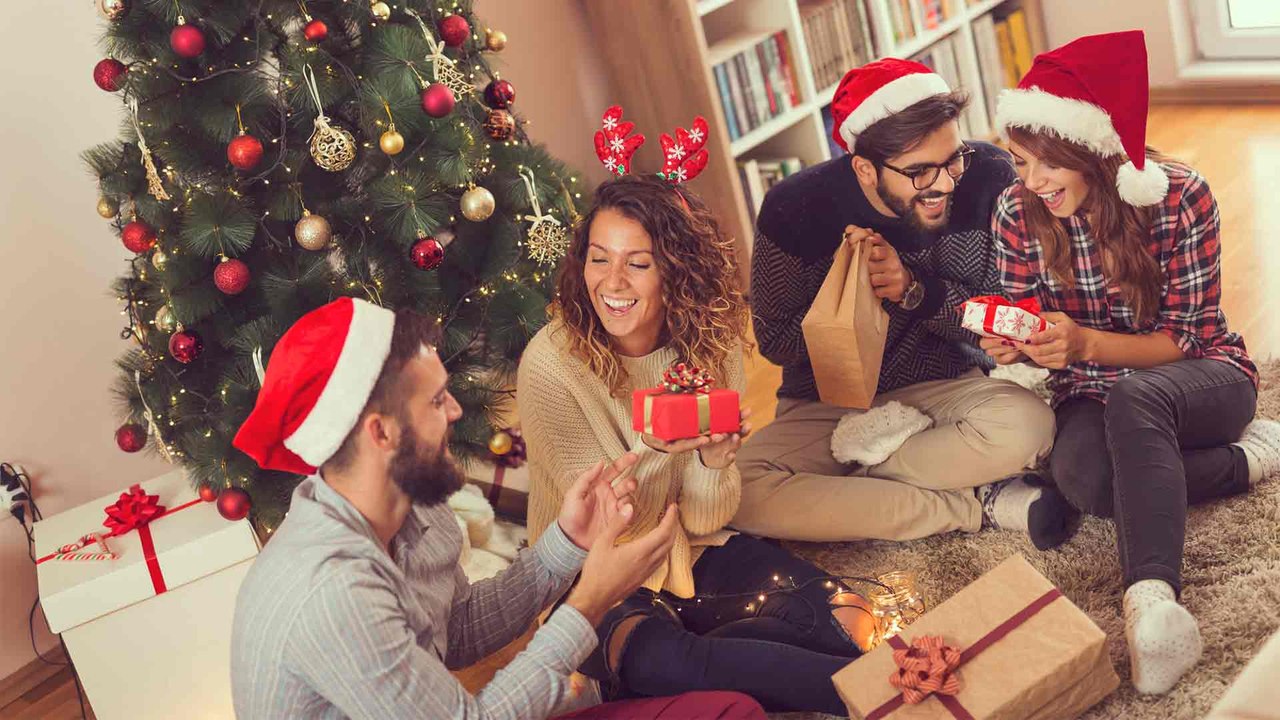 5 Secret Santa Etiquette Tips