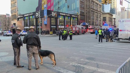 Ataque en metro de Nueva York deja tres heridos