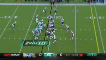 Kenyan Drake finds gap at the line, races for 26-yard gain