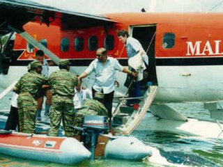 கடல் வழி விமானம்.. நமக்குத்தான் "செய்தி".. 2002லேயே பயன்படுத்திய விடுதலைப் புலிகள்!..வீடியோ