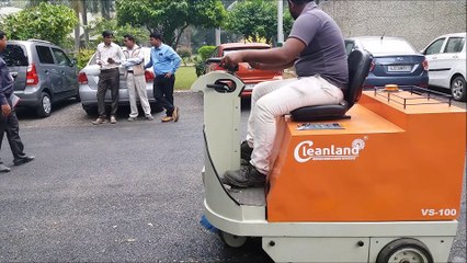 Battery Operated Sweeping Machine: Cleanland