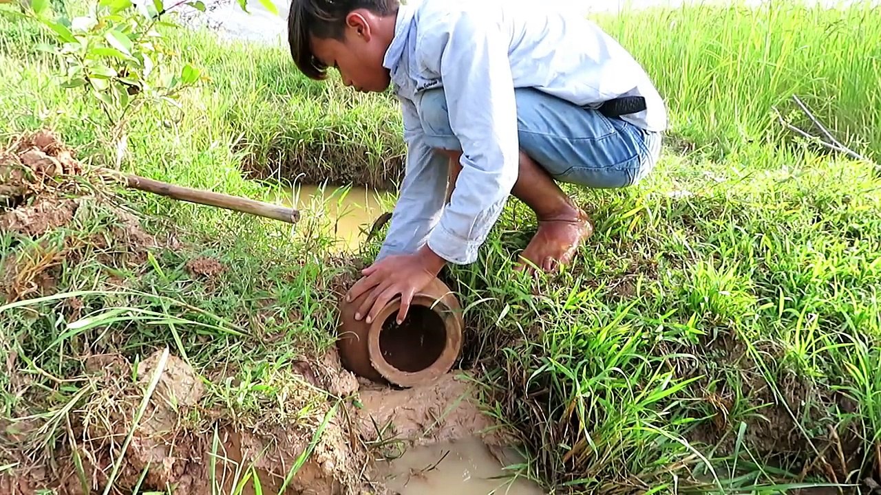 Creative Boy Makes Fishing Technique Trap - Believe This Fishing Unique Fish Trapping System