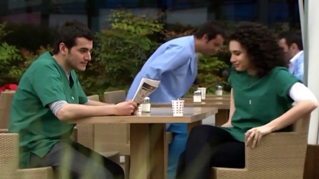 Sen De Gitme 11.Bölüm - Aslı, Yalan Söylemeyi Beceremiyor!