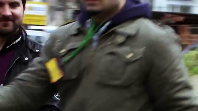 Sen De Gitme 11.Bölüm - İlker Gazeteciye Kafa Atıyor!