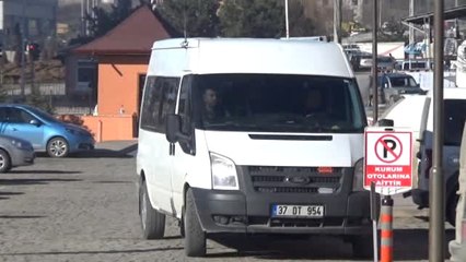 Atm'lere Kopyalama Cihazı Yerleştiren 4 Kişi Tutuklandı