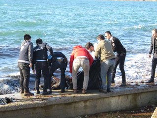 Kadıköy Sahilde Ceset Bulundu