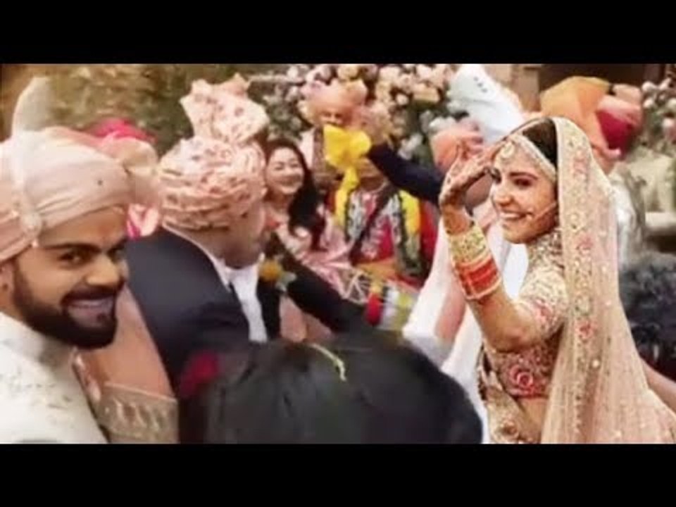 Virat Kohli & Anushka Sharma Doing Bhangra At Their Wedding