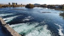 Bir Yanında Türk Askeri, Bir Yanında Pyd... Sınırın Mavi Çizgisi Fırat Nehri Havadan Görüntülendi