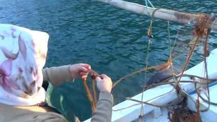 Hayat Müşterek...karadenizli Erkek Balıkçıların En Büyük Yardımcıları Eşleri