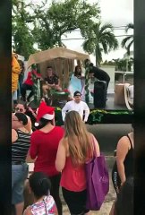 Cosculluela Sube Niño inválido a Tarima Noriel Lleva Juguetes a Su Barrió Jon Z Lleva Fans Cenar