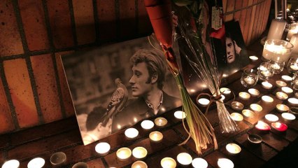 Les fans rendent hommage à Johnny Hallyday au Zénith de Pau