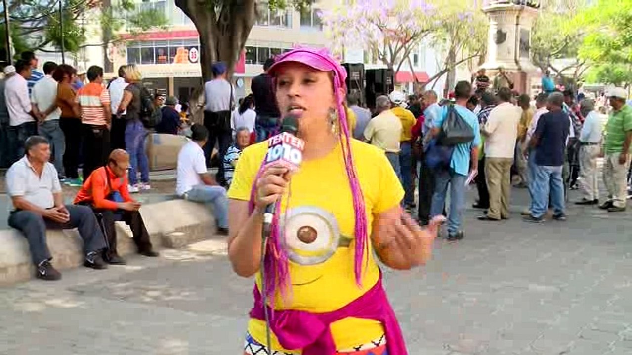 Yajaira aprende a bailar