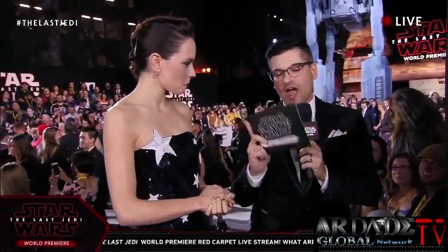 Daisy Ridley Premiere Interview on The Last Jedi World - Red Carpet