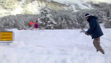 La neige a coupé ces habitants du reste du monde