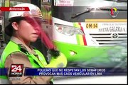 Policías que no respetan los semáforos provocan más caos vehicular