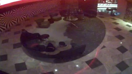 Oyuncu Hakan Yılmaz'ın Otel Lobisinde Darp Edildiği Anlar Kamerada