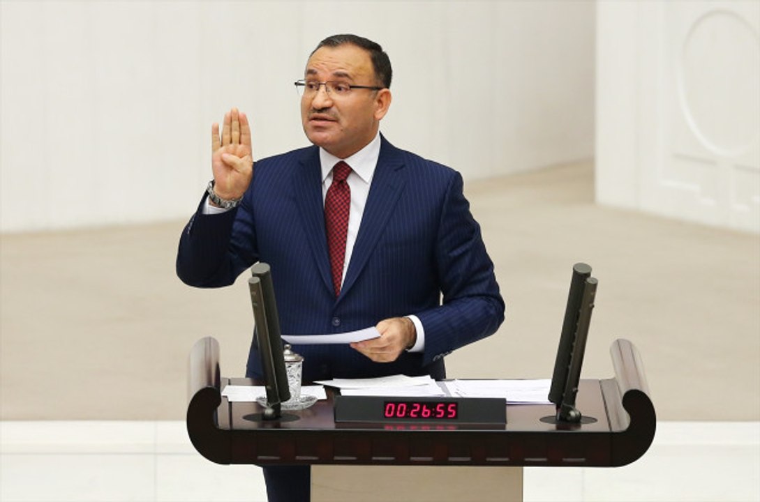 Bozdağ, Erdoğan'a Hakaret Edenlere Sert Çıktı: Herkes Diline Ayar Versin