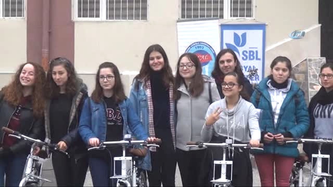 Mülteci Öğrencilerle Birlikte Bisiklet Sürdüler