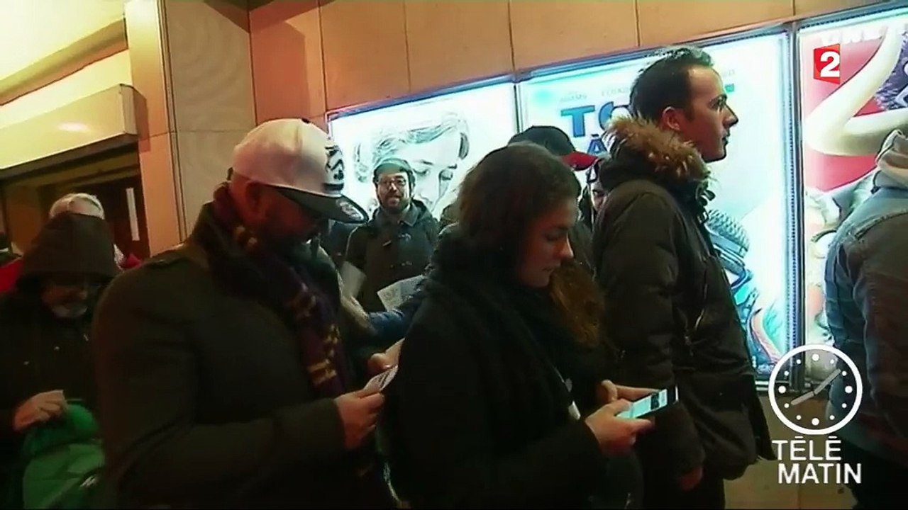 Star Wars : ils ont attendu toute la nuit pour voir "Les Derniers Jedi"